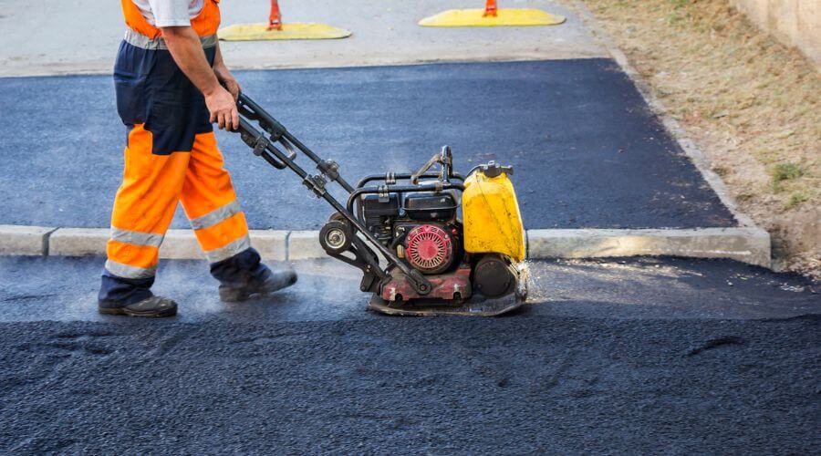 Professional gutter cleaning in Freehold, NJ